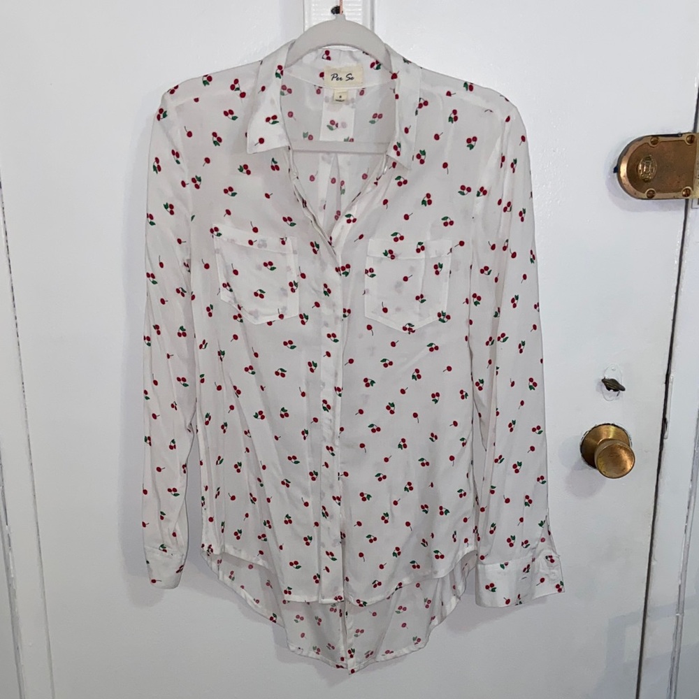 ✨Per Se cherry button down top